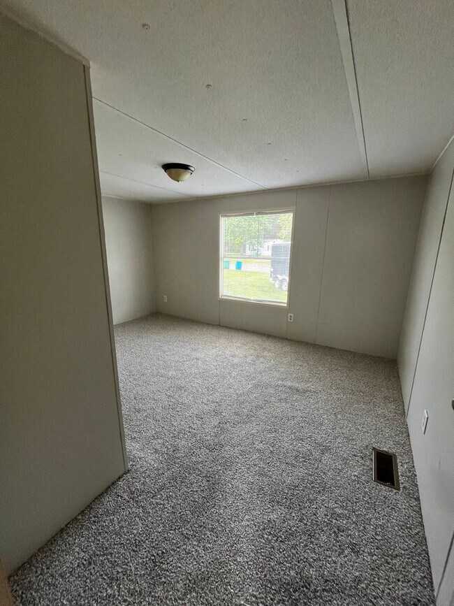 Building Photo - Mobile home for rent