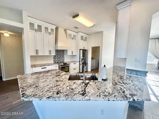 Building Photo - 1755 Creekwater Blvd