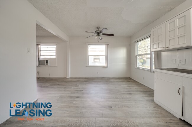 Building Photo - 14753 1/2 Vanowen-4B