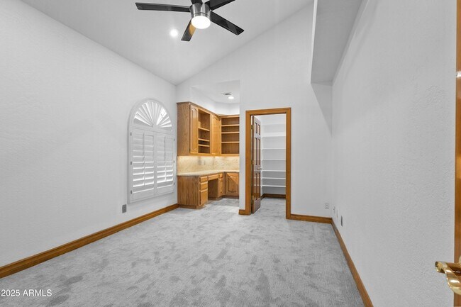 Building Photo - 322 E Gary Cir