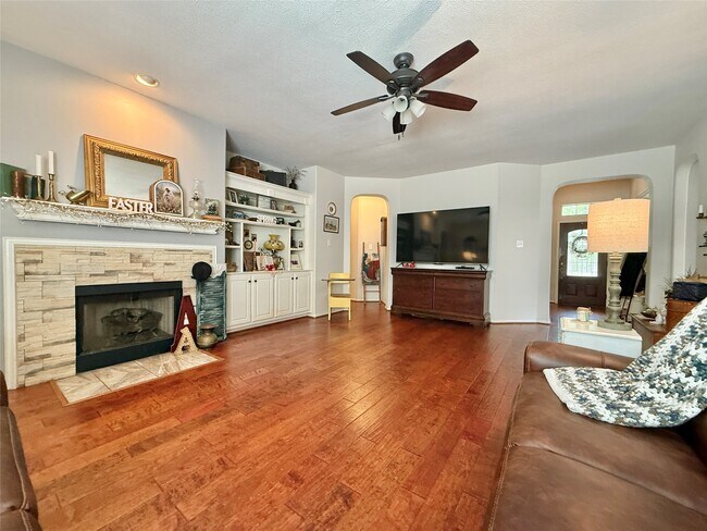 Building Photo - 176 S Holly Laurel Cir