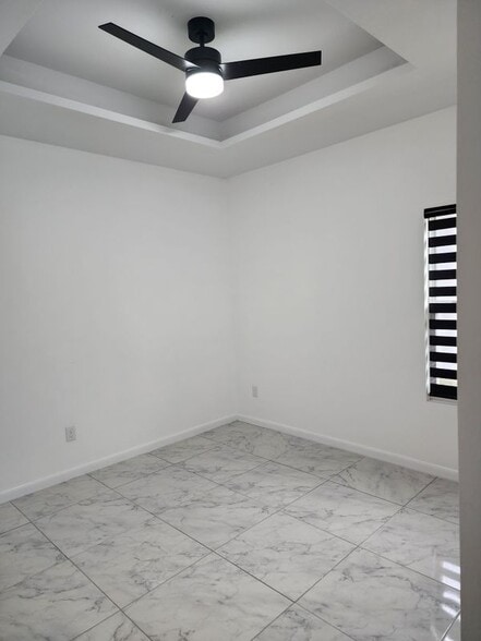 Building Photo - 1006 N Woodson Ave