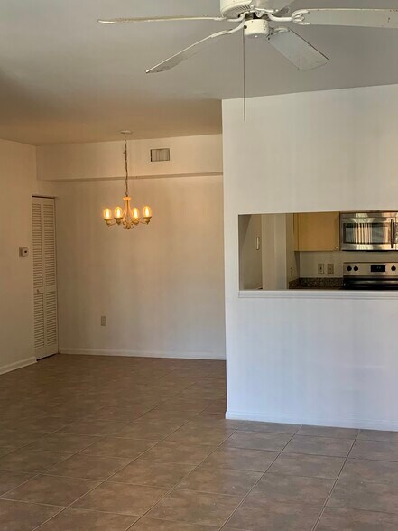 Building Photo - 1235 Reserve Way