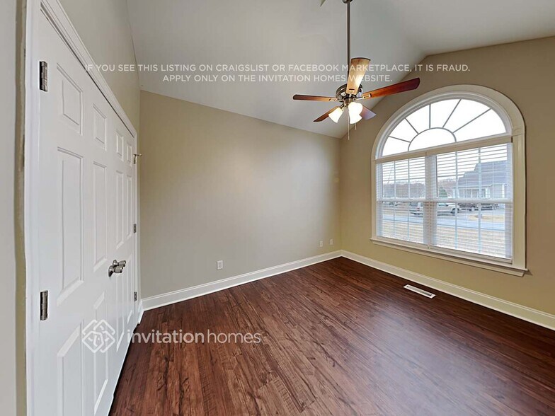 Building Photo - 239 Celestial Dr