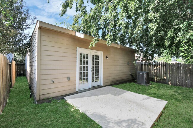 Building Photo - 11106 Panther Ct