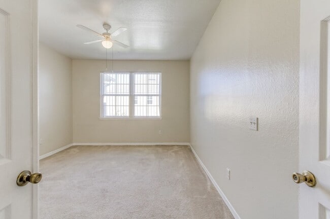 Building Photo - Metrowest Condo at The Hamptons, Orlando
