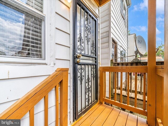 Rear Unit Security Door - 4215 Dix St NE