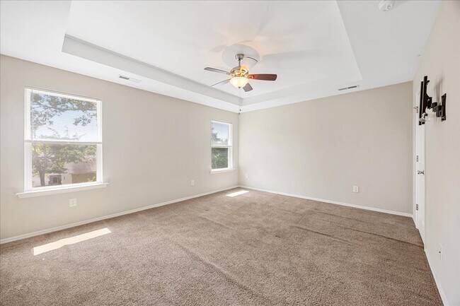 Building Photo - 5600 Yorkwood Dr