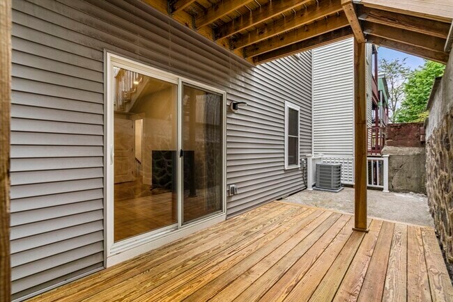 Building Photo - 50 Cottage St