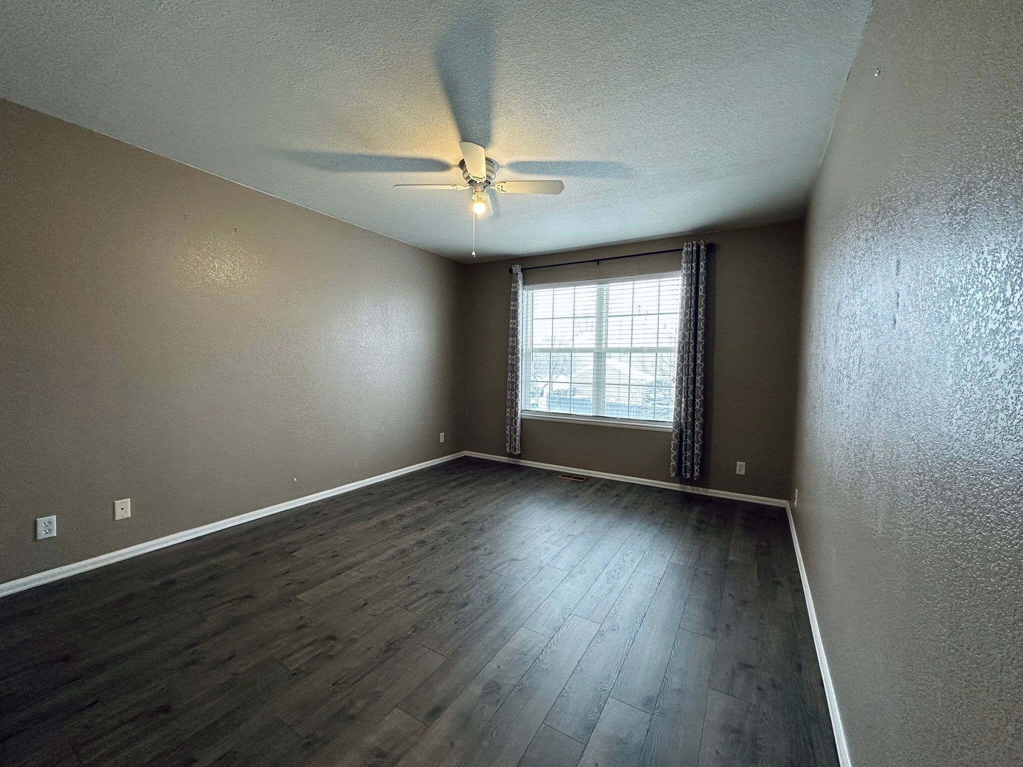 Building Photo - 2085 E 103rd Ave