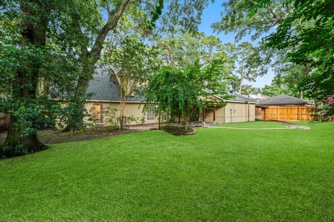 Building Photo - 16815 Memorial Oaks Ln