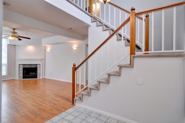 Building Photo - 2501 Country Creek Ln