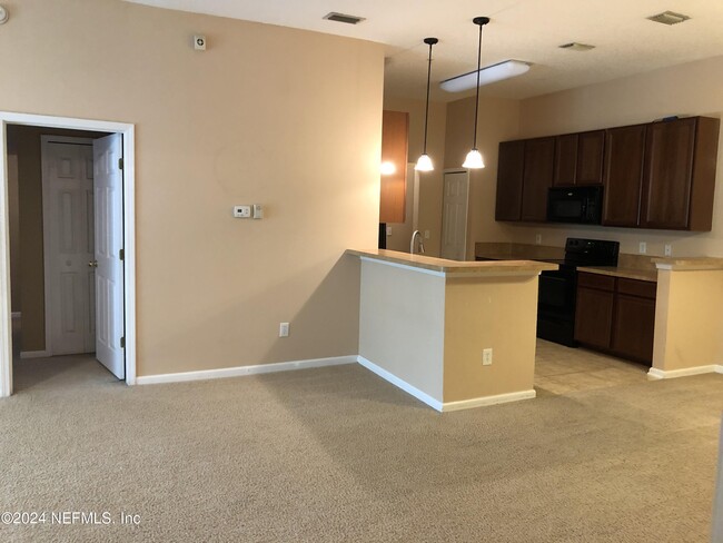 Building Photo - 7053 Snowy Canyon Dr