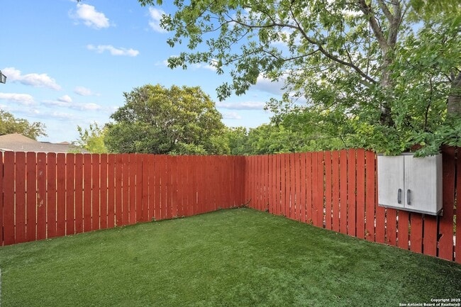 Building Photo - 6739 Tezel Bend