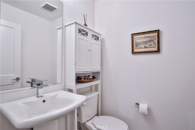 Building Photo - 224 Babson Ct