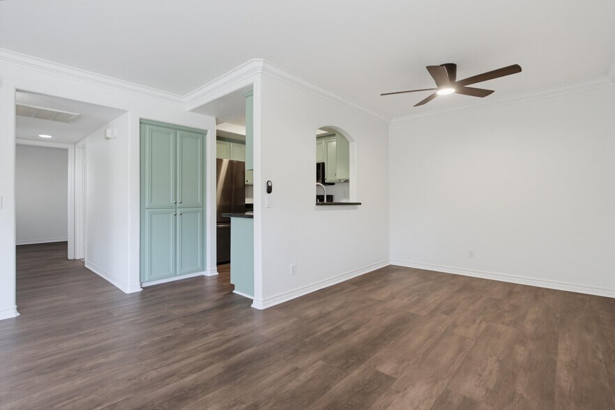 Building Photo - 5046 Los Morros Way