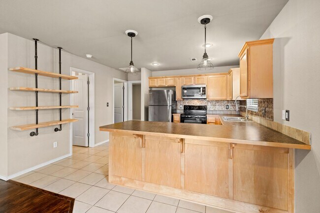 Building Photo - Wonderful two-story house