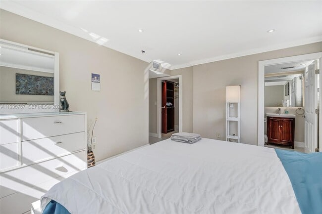 Building Photo - 618 Euclid Ave