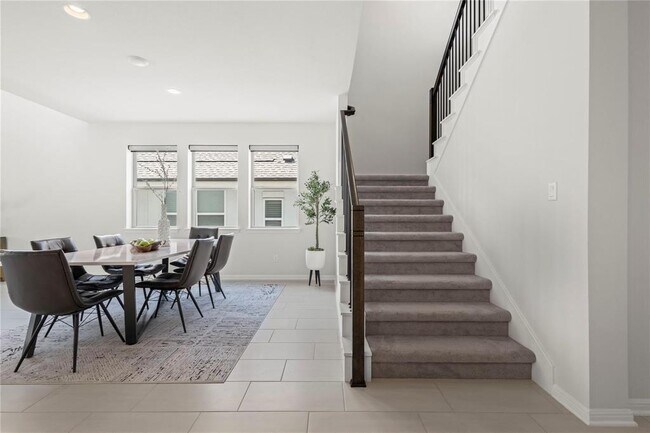 Building Photo - 1128 Villa Rialto View