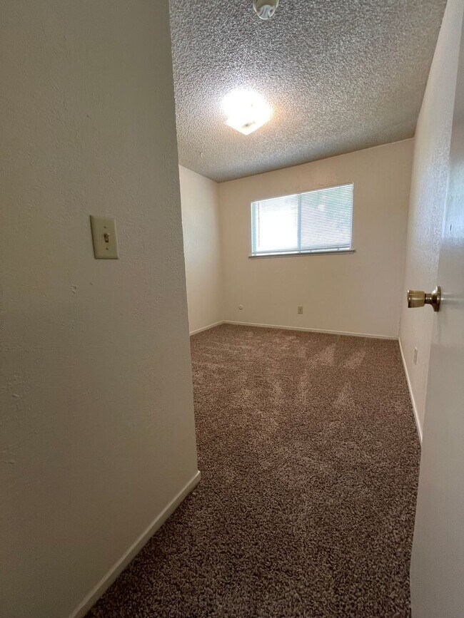 Building Photo - 1936 K St