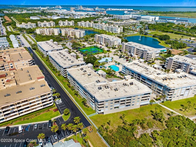 Building Photo - 606 Shorewood Dr
