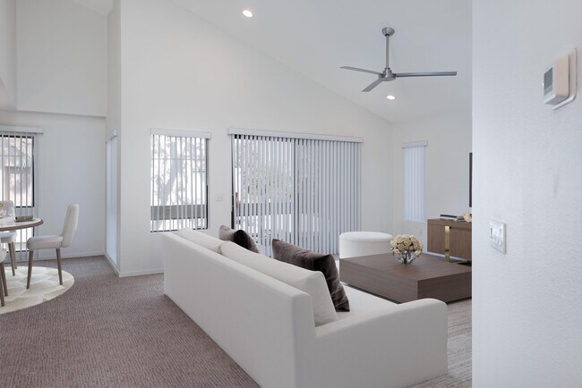 Building Photo - 35200 Cathedral Canyon Dr