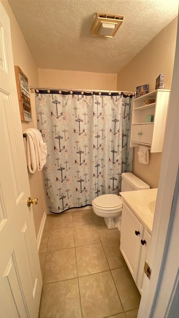 Building Photo - 565 White River Dr