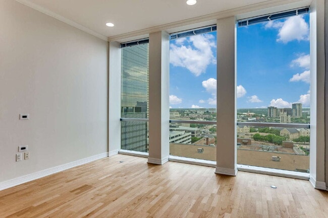 Building Photo - 1-Bedroom luxury Condo at The Tower in Downtown Fort Worth