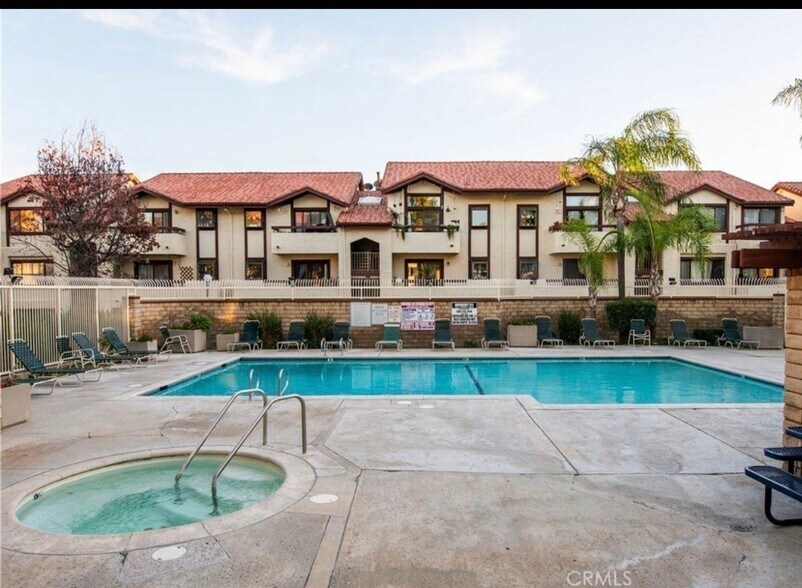 Building Photo - 18028 Saratoga Way