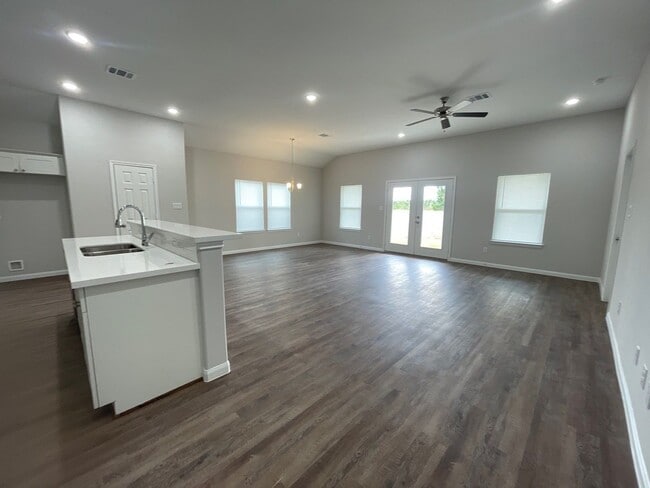 Building Photo - 1059 Rd 5736