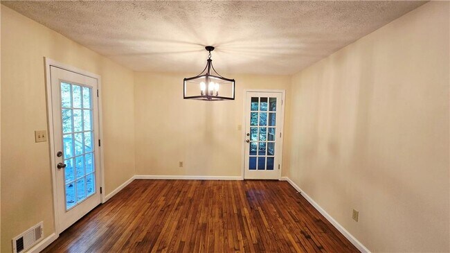 Building Photo - 103 Westland Ct