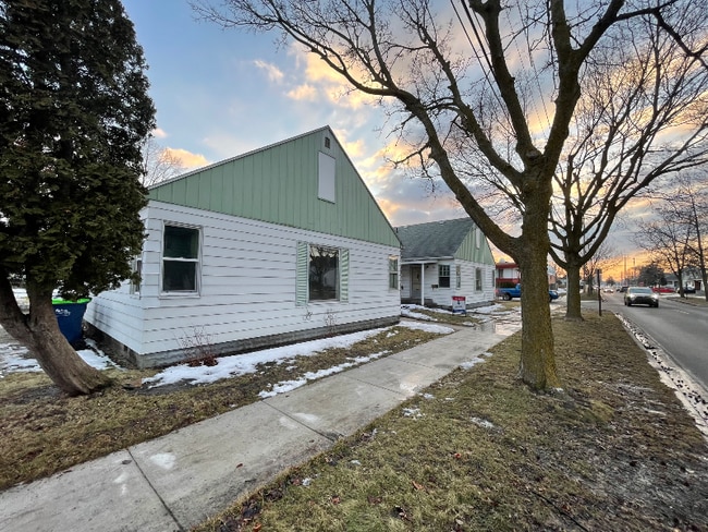 Building Photo - 800 McKinley Ave