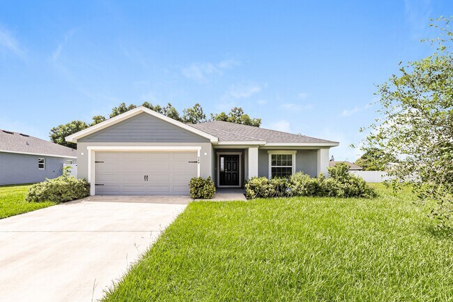 Building Photo - 1221 Third Ct