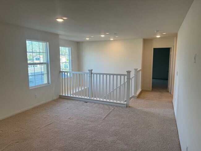 Building Photo - 28582 Buttercup Way