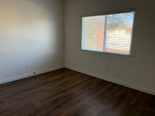 Bedroom 1 upstairs - 2016 Ruhland Ave