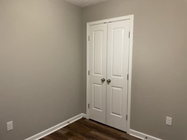 Building Photo - Charming Townhome Minutes from Tim's Ford Lake!