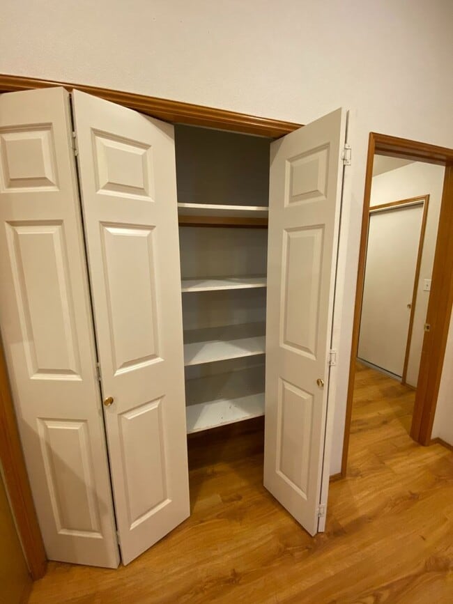 Building Photo - 8807 W Bonnie Ave