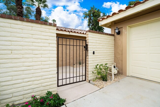 Building Photo - 179 Gran Via