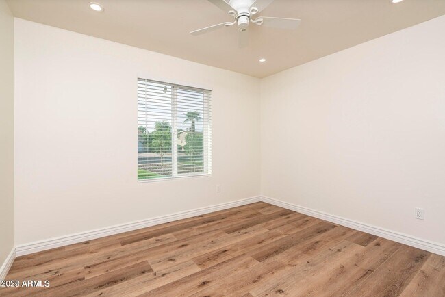 Building Photo - 6016 E Evans Dr