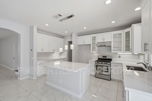 Building Photo - 7167 Elsa Ct
