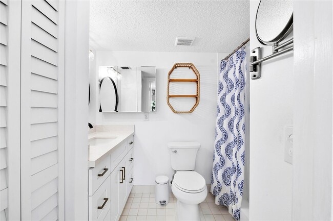 Building Photo - 3909 N Ocean Blvd