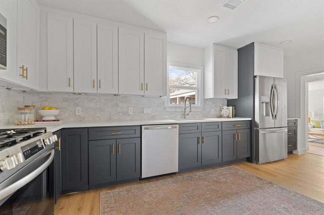 Building Photo - 21 Margranita Crescent