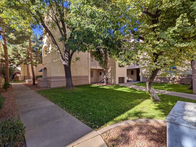 Building Photo - 12221 W Bell Rd