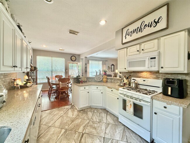 Building Photo - 176 S Holly Laurel Cir