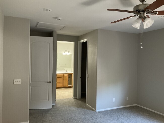 Building Photo - 769 Feather Ridge Dr