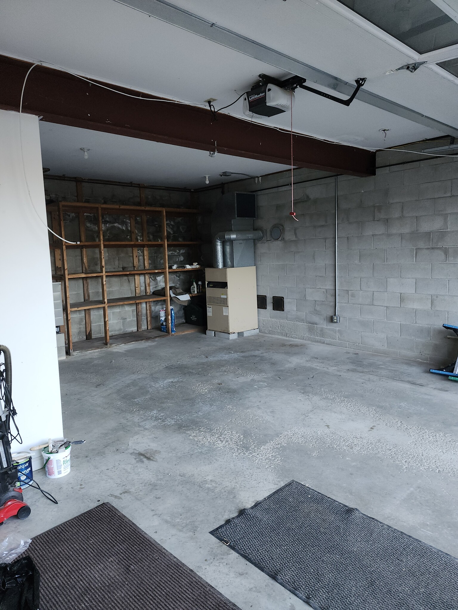 Garage - 2 Tiffany Ln