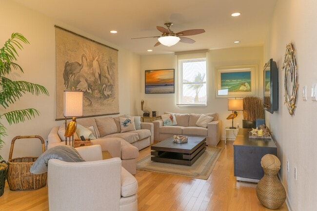 Building Photo - 100 Harbor St