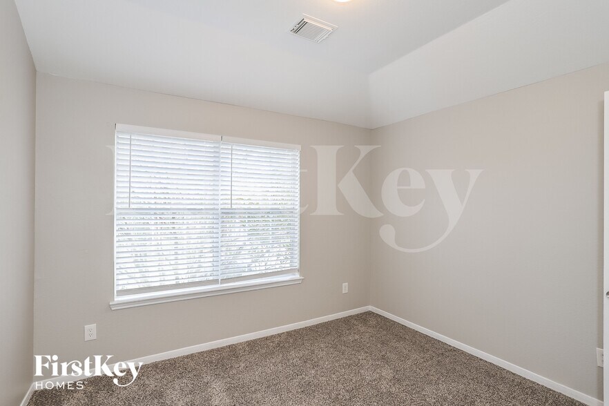 Building Photo - 16318 Autumn Leigh Dr