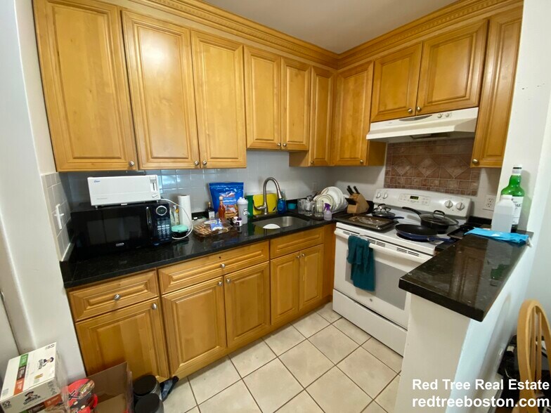 Building Photo - 2 Larose Pl