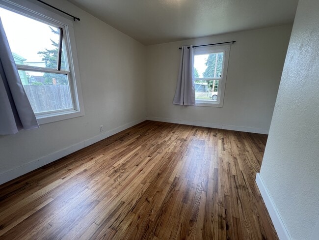 Building Photo - 540 Tangent St